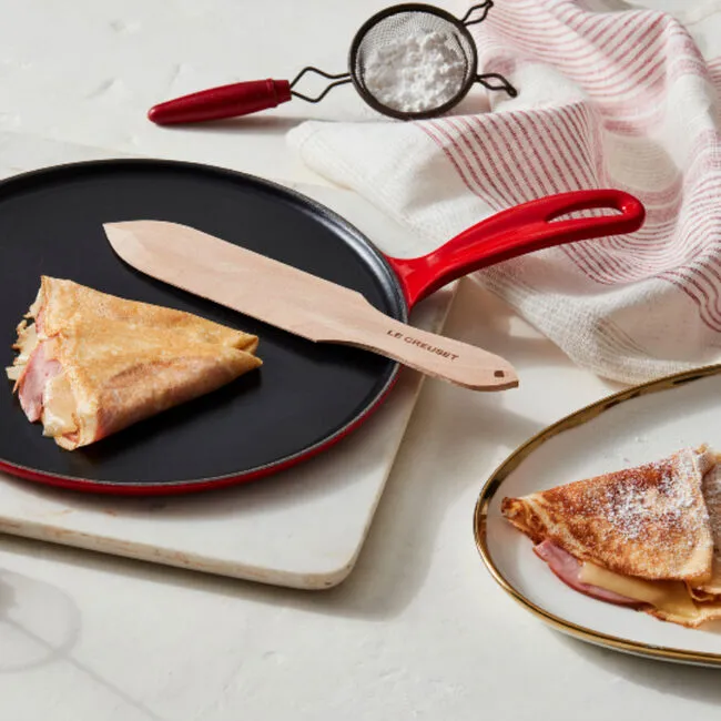 27 cm Crêpe Pan with Rateau and Rake Cerise