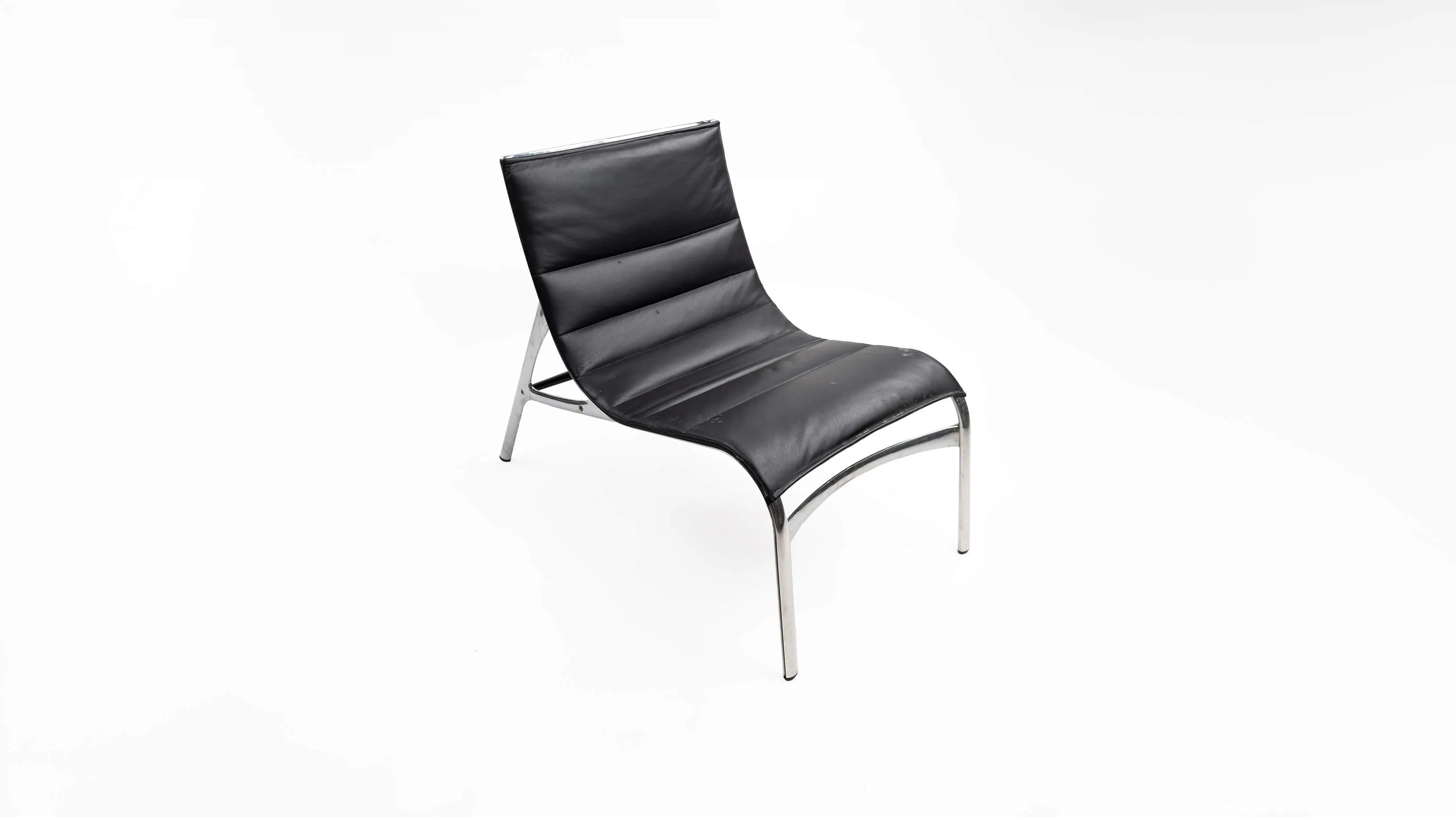 Armframe 428 Polished Aluminum Black Leather