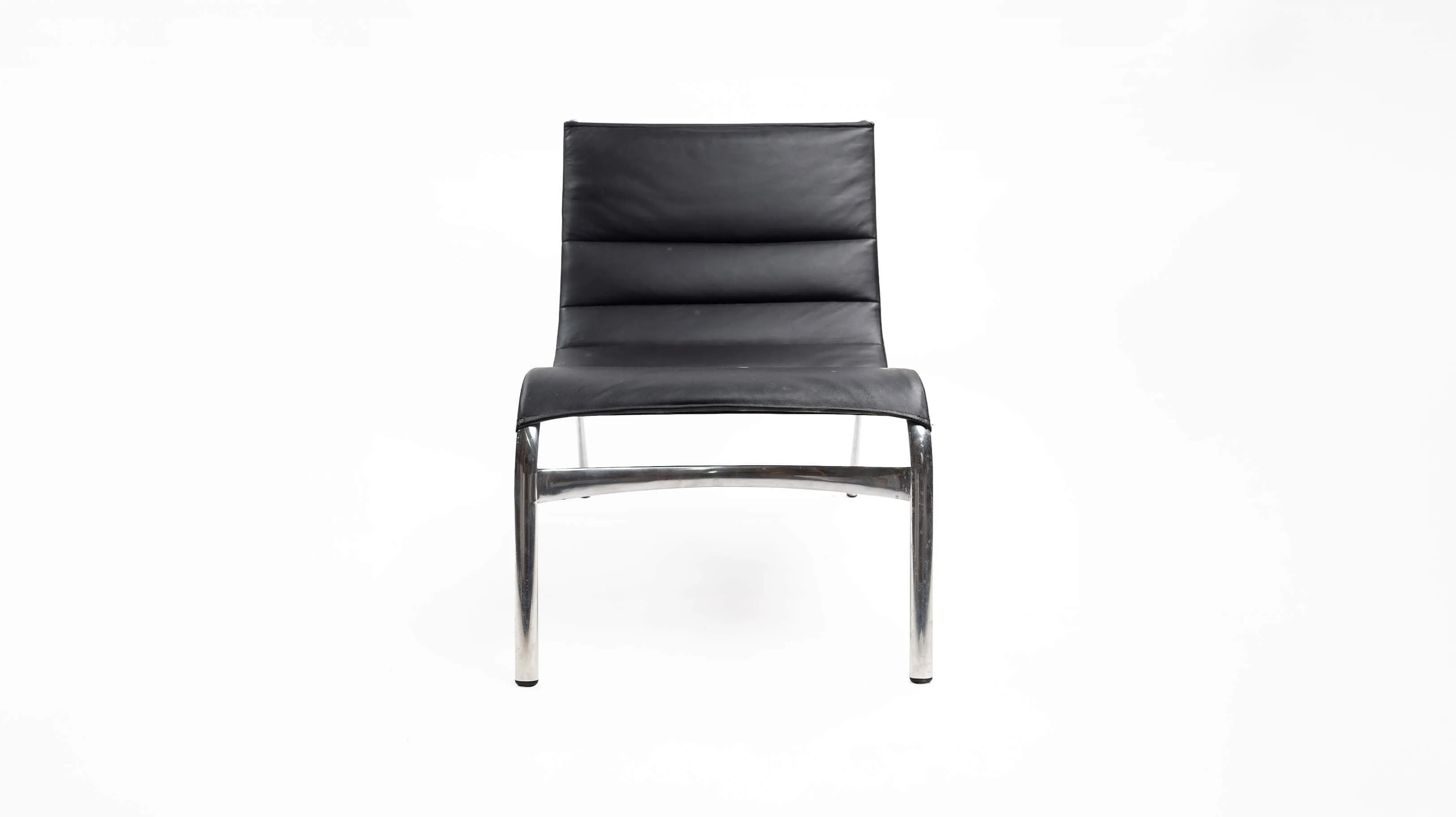 Armframe 428 Polished Aluminum Black Leather