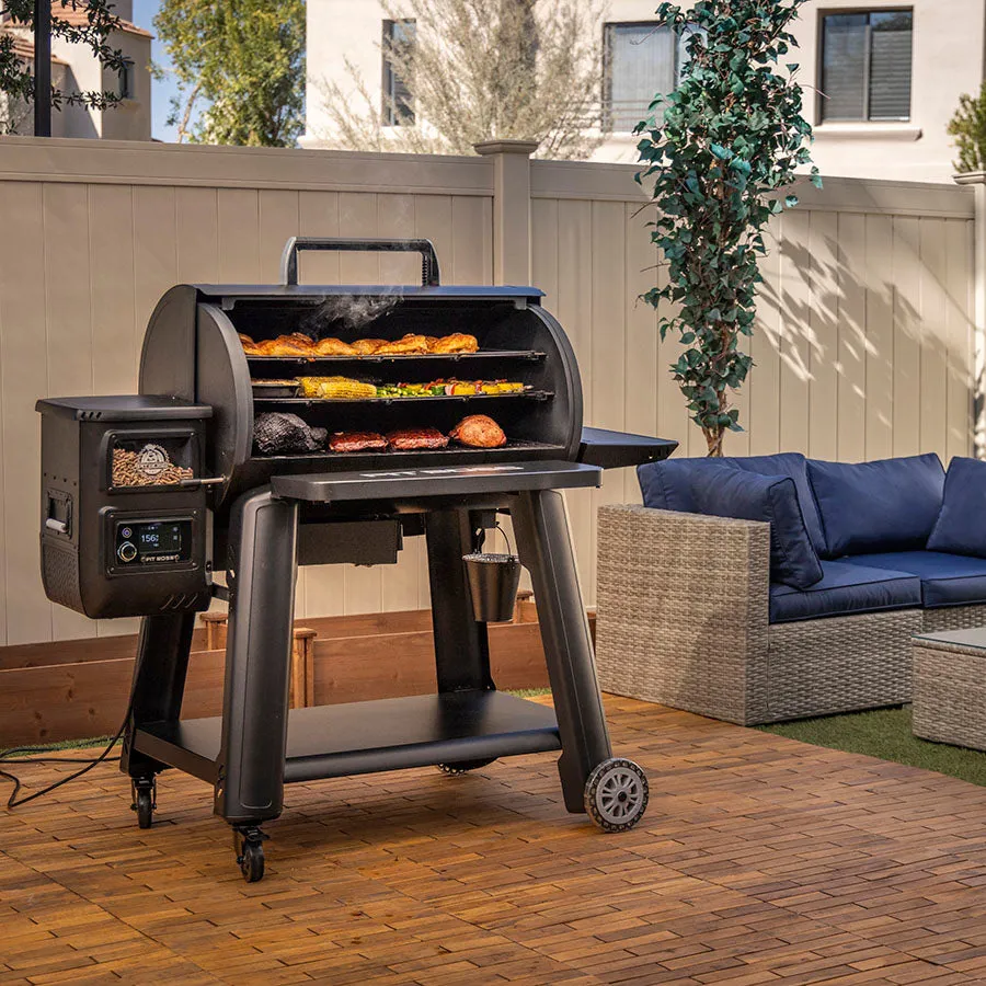 Competition Series 1600 Wood Pellet Grill