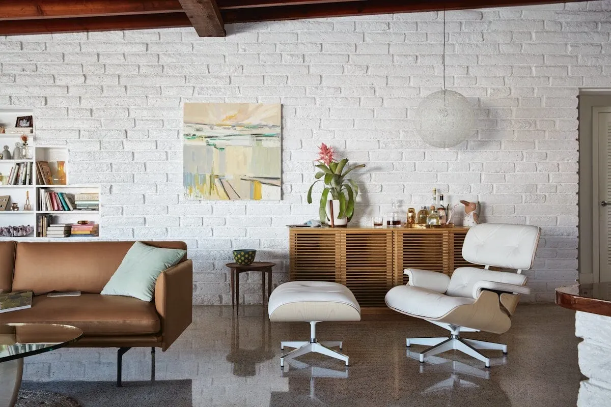 Eames Lounge Chair in White Ash