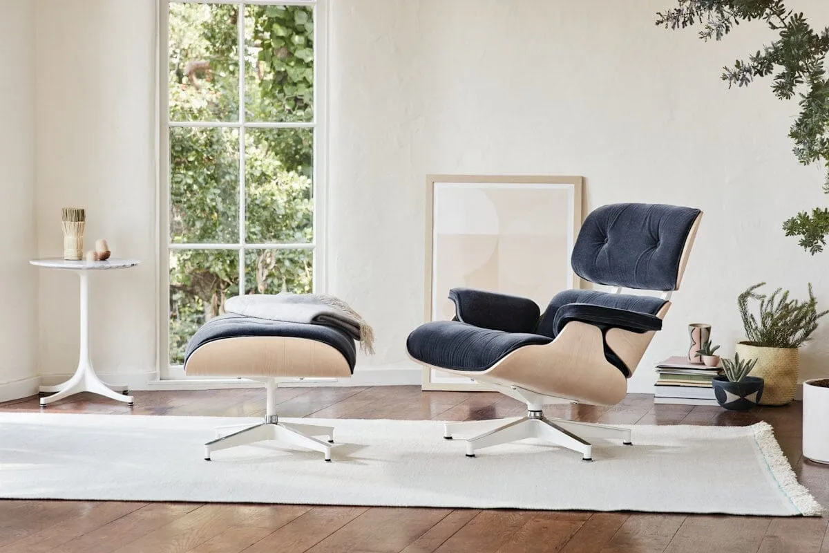 Eames Lounge Chair in White Ash