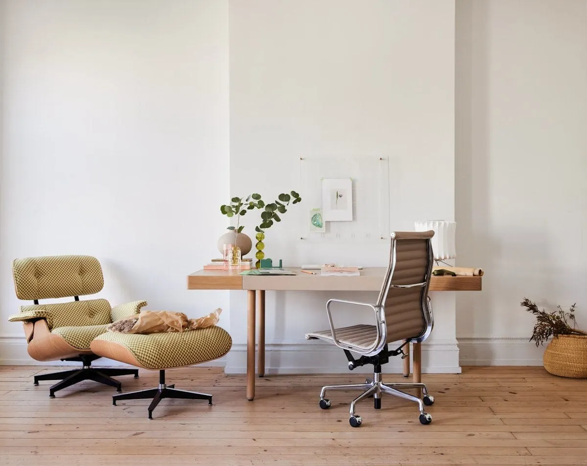 Eames Lounge Chair in White Ash