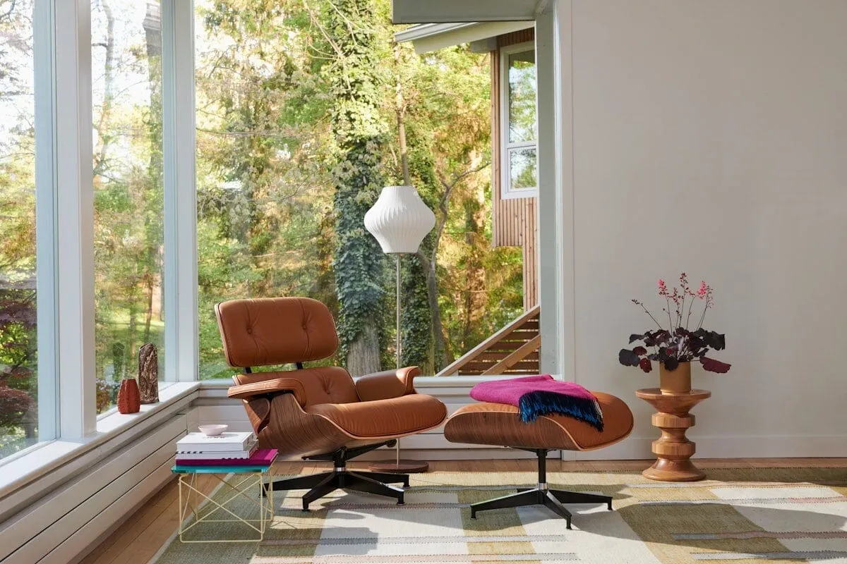 Eames Lounge Chair in White Ash