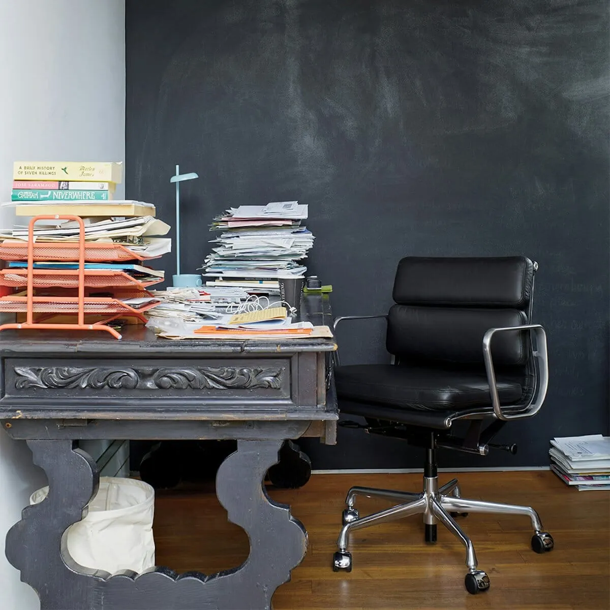 Eames Soft Pad Management Chair