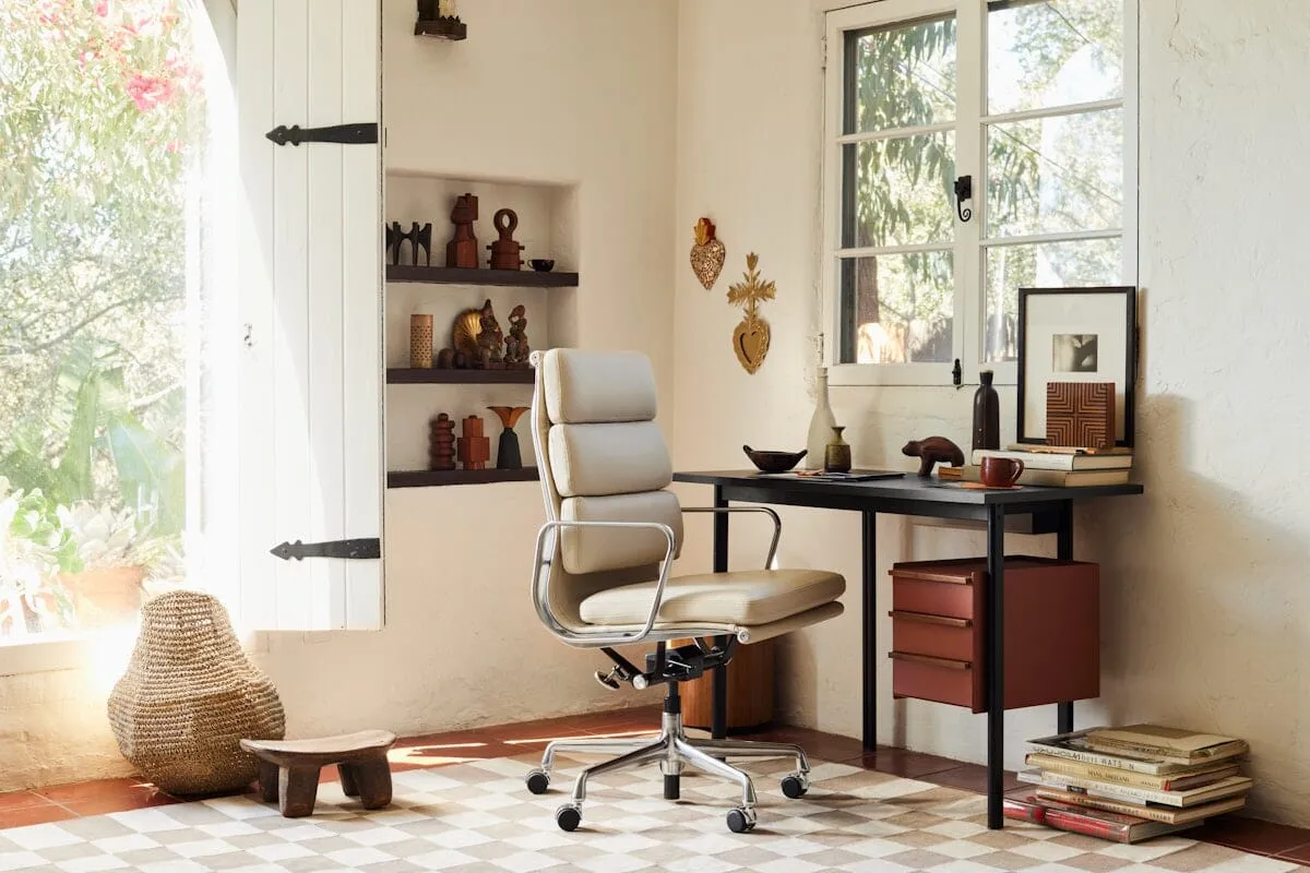 Eames Soft Pad Management Chair