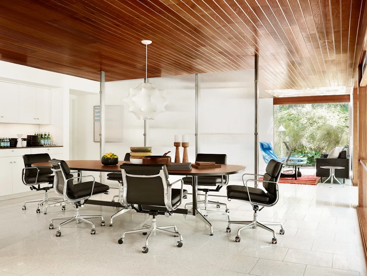 Eames Soft Pad Management Chair
