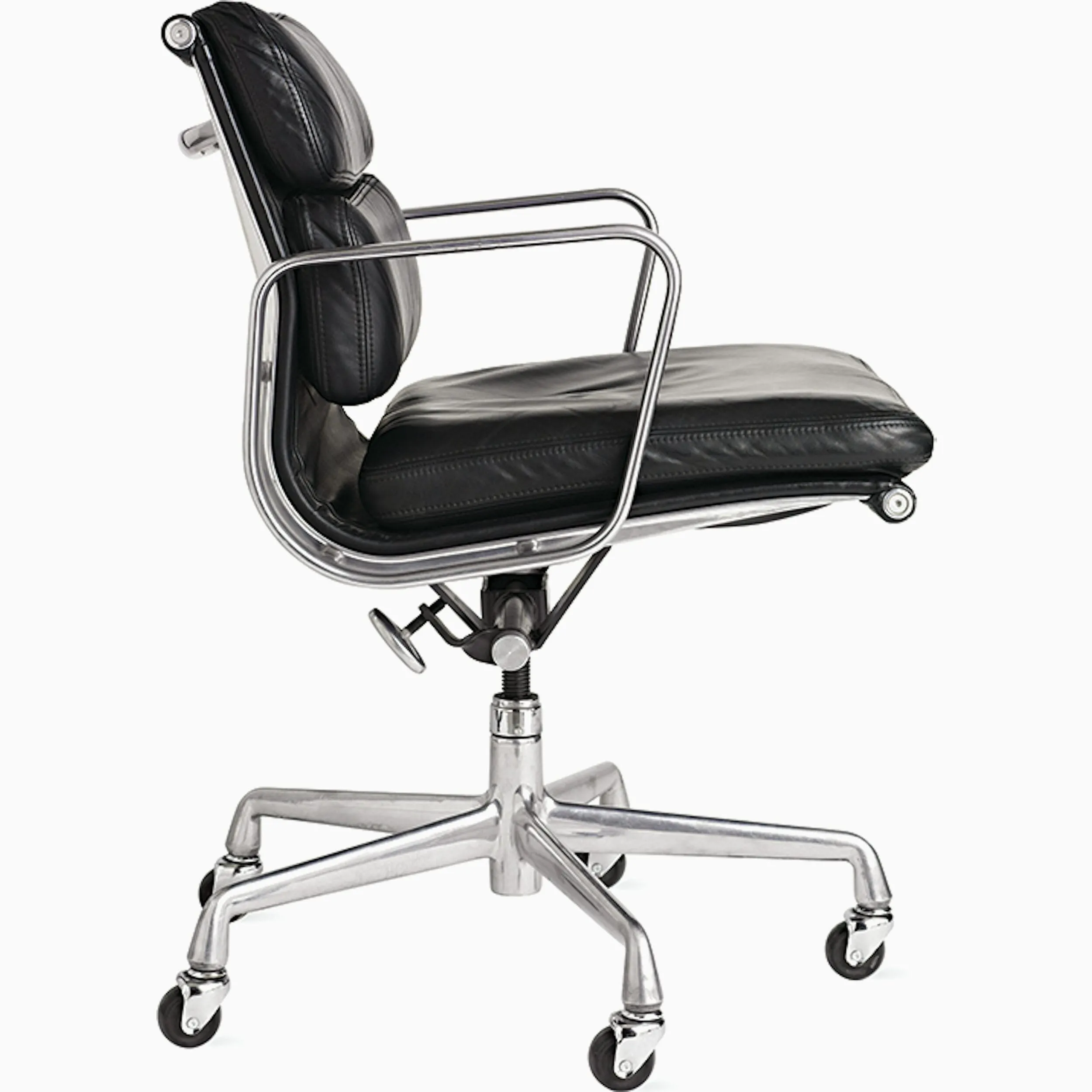 Eames Soft Pad Management Chair