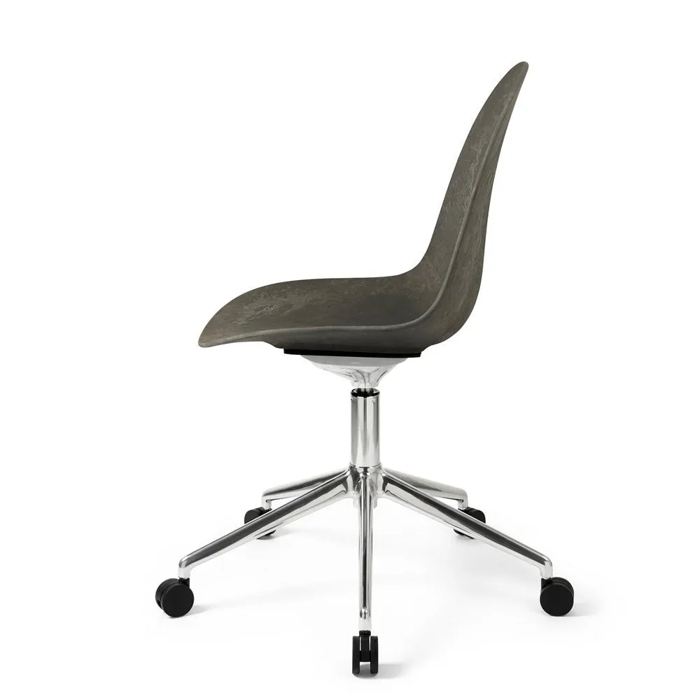 Eternity Swivel Chair with Casters by Mater