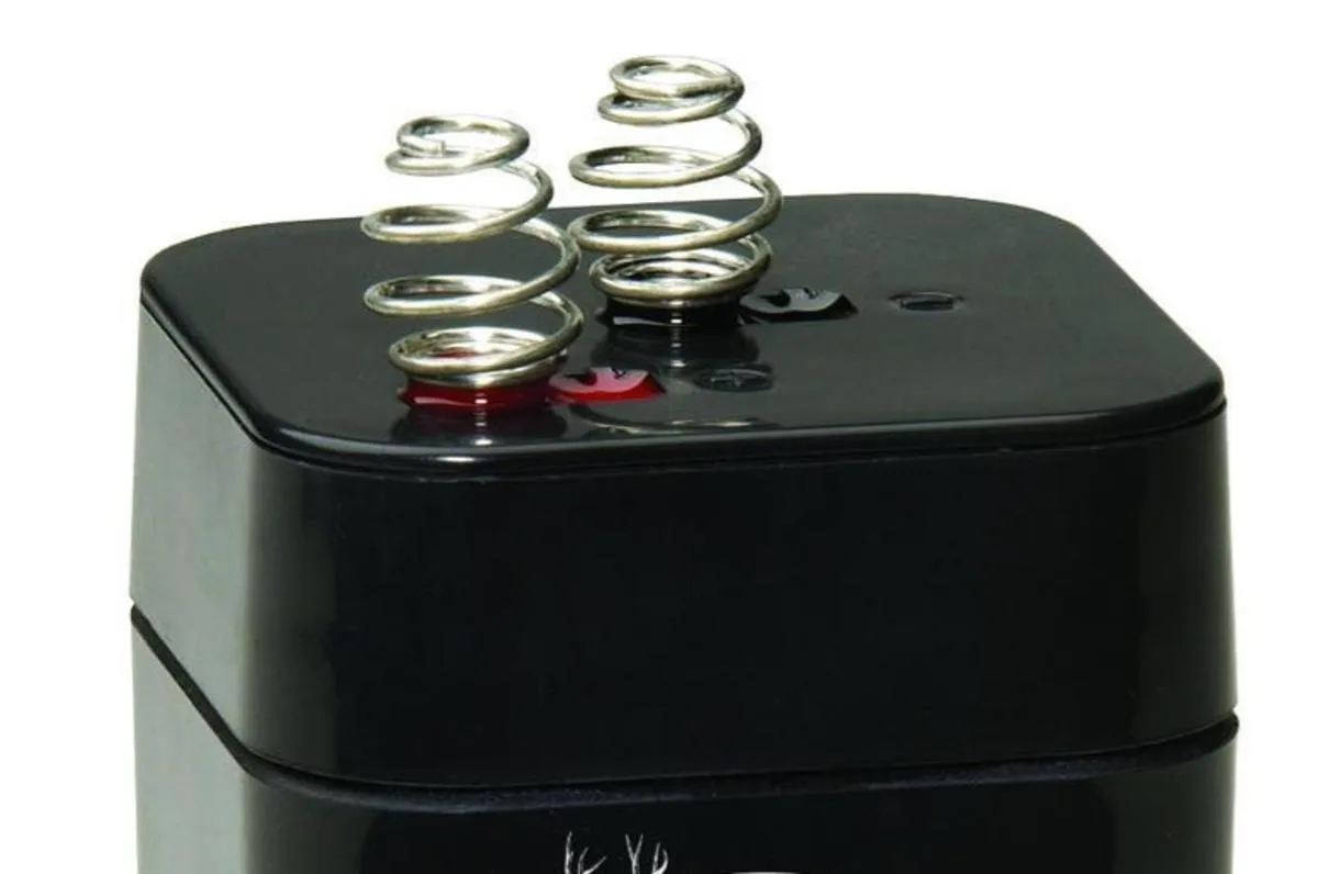 HME BL-650-S / 6V 5 AMP HR LANTERN RECHARGEABLE BATTERY / SPRING TOP CLAM PACK
