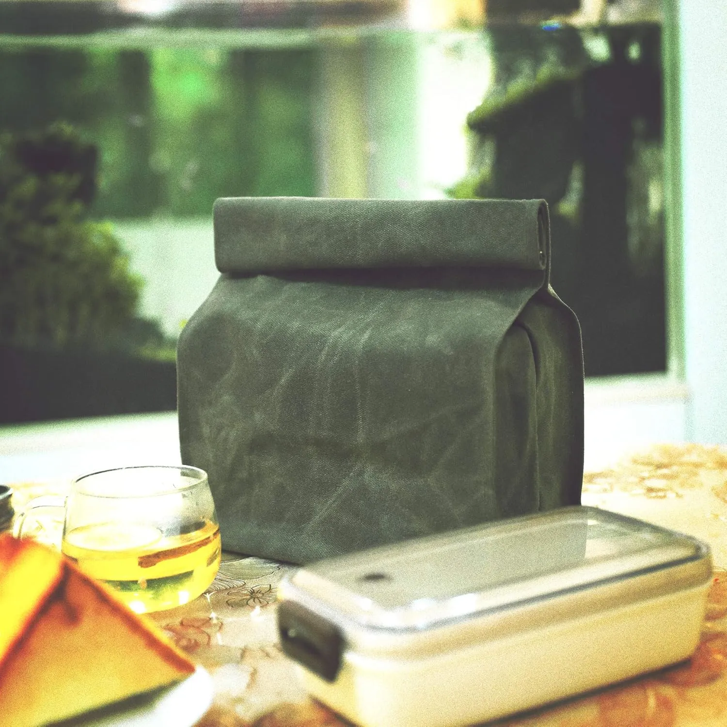 Kaaltisy Heavy Duty 16oz Waxed Canvas Lunch Bag, Foldable Lunch Box with Hook & Loop, Reusable Meal Holder for Men Women - Army Green - Hard Feel