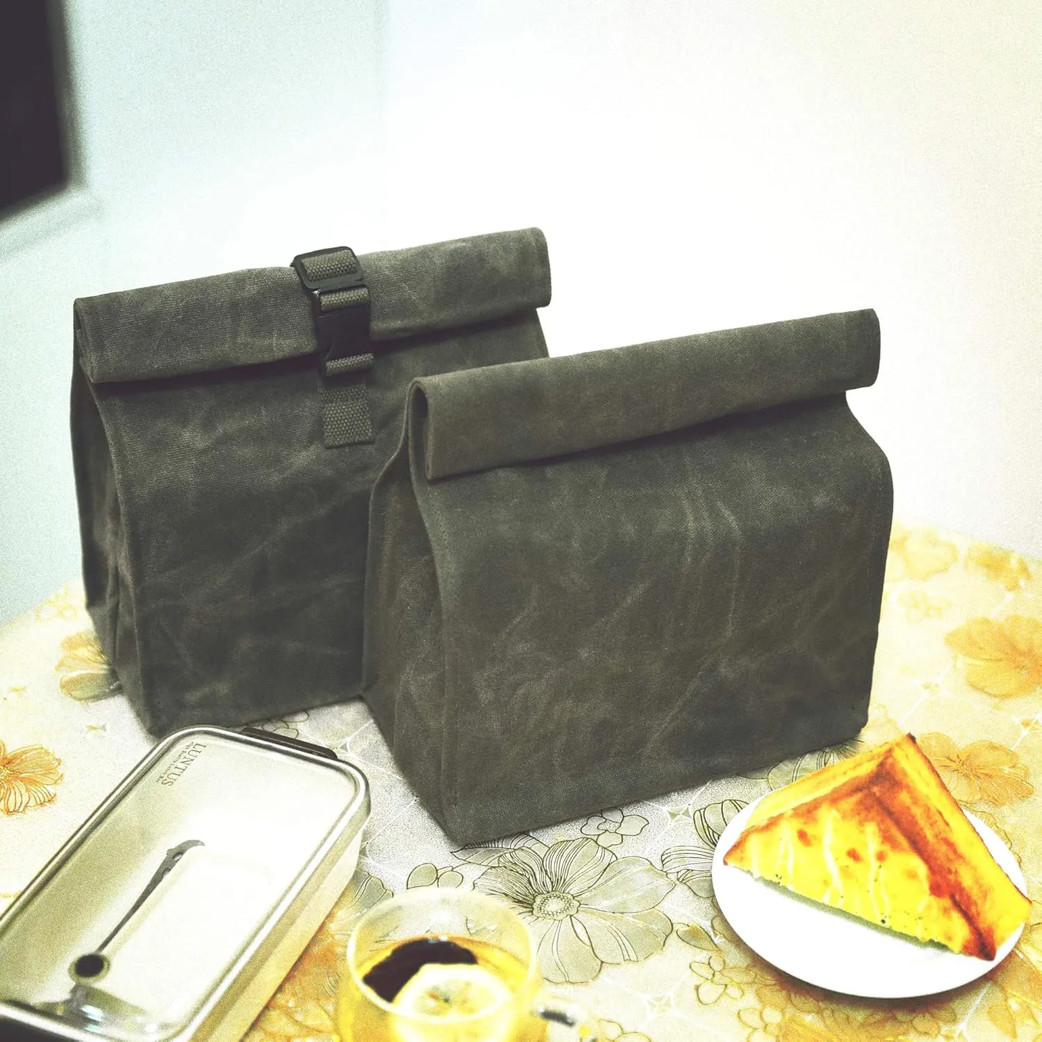 Kaaltisy Heavy Duty 16oz Waxed Canvas Lunch Bag, Foldable Lunch Box with Hook & Loop, Reusable Meal Holder for Men Women - Army Green - Hard Feel