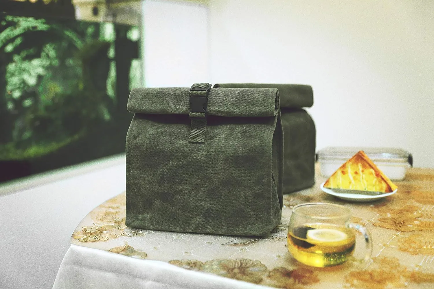 Kaaltisy Heavy Duty Lunch Bags Waxed Canvas Roll-top Lunch Boxes Waterproof Reusable Lunch Bag with Adjustable Buckle, Green, Hard Handfeel
