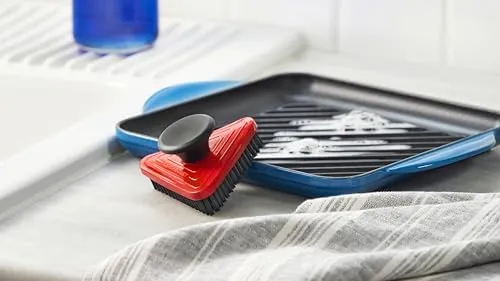 Le Creuset Triangle Grill Brush, 3.7", Black Onyx