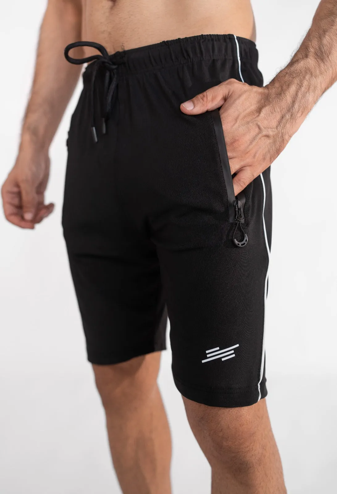Linecut Shorts - Black