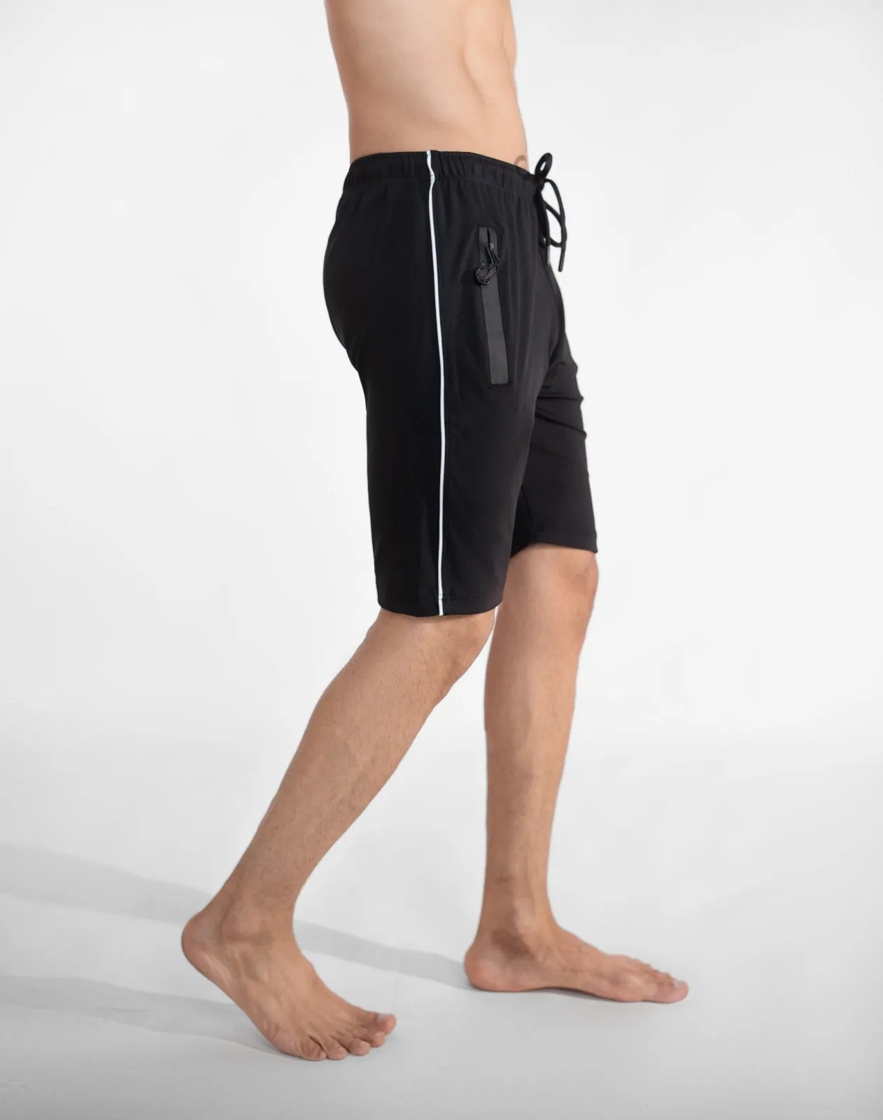 Linecut Shorts - Black