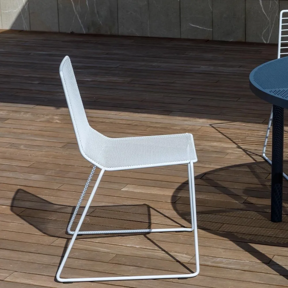 Marina Out Sled Chair with Metal Wire Mesh
